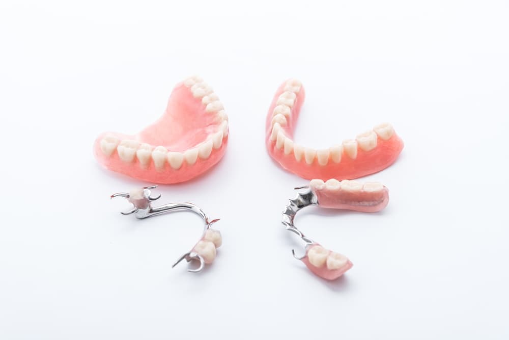 types of dentures, partial and full dentures