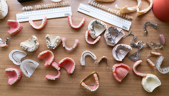 different types and sizes of dentures